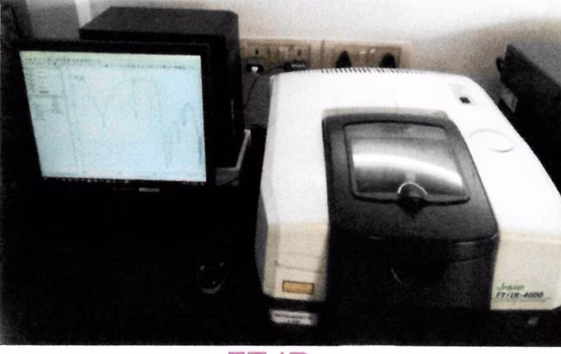 FT-IR spectrometer with workstation
